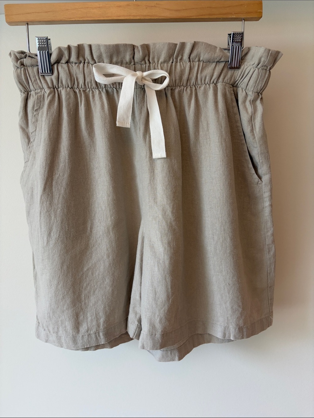 Ellen Tracy Taupe Paperbag Waist Linen-Blend Shorts